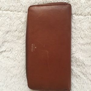 - Fossil Wallet